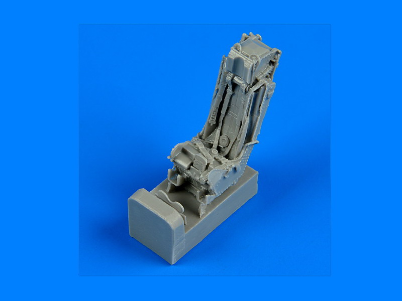 QB72435 Hawker Hunter ejection seat with safety belts 1/72